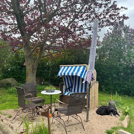 Ferienhaus Ostseeoase Schoenhagen, Kompl Umzaeunt